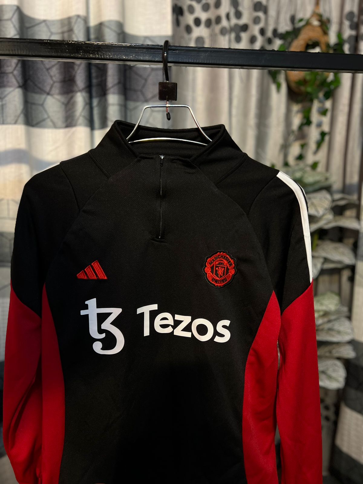 Real Madrid, Barcelona, Liverpool, Manchester United , Training kit Sweat-shirt... Available now... β
π€ - Image 3