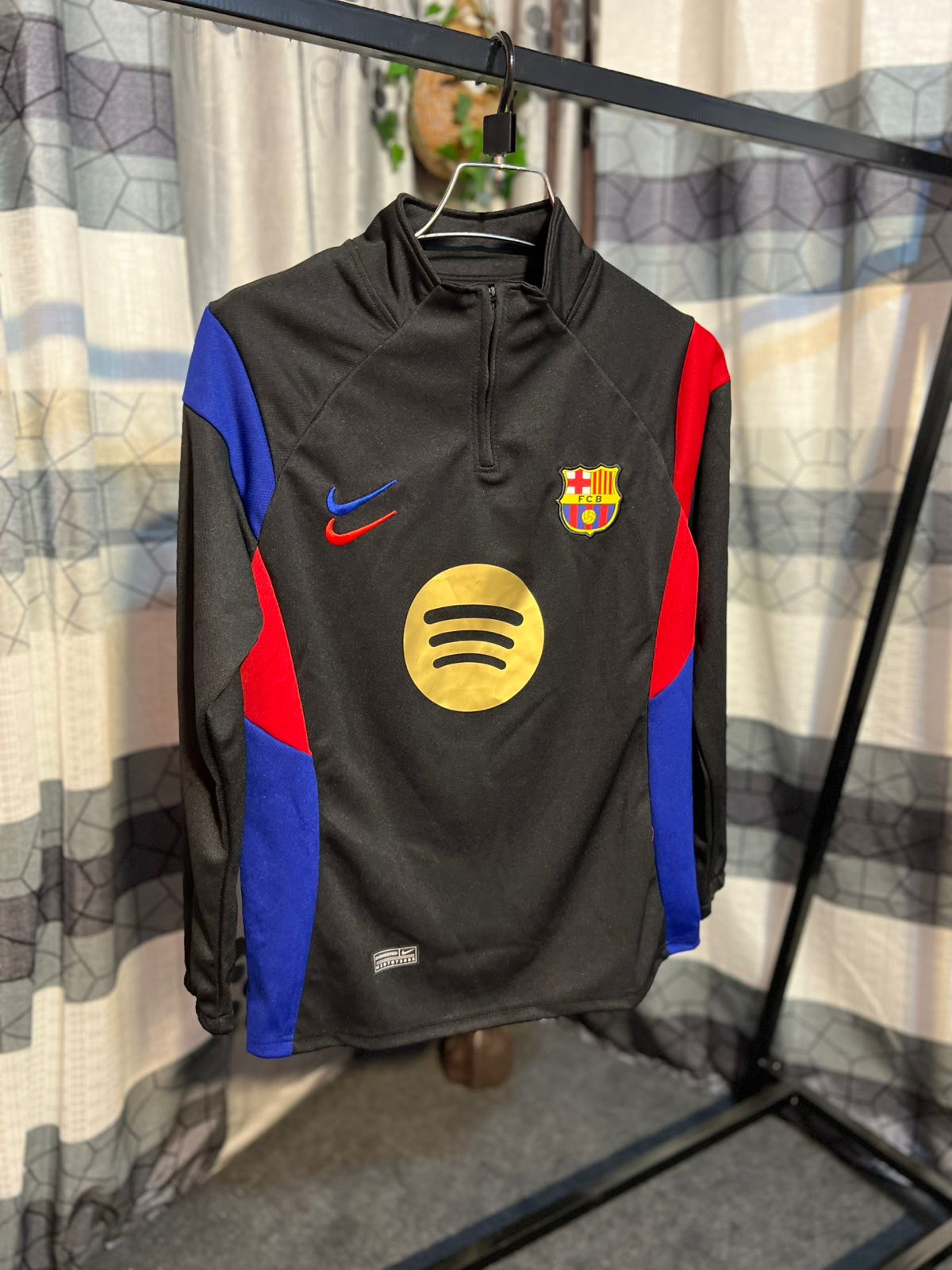 Real Madrid, Barcelona, Liverpool, Manchester United , Training kit Sweat-shirt... Available now... β
π€ - Image 5