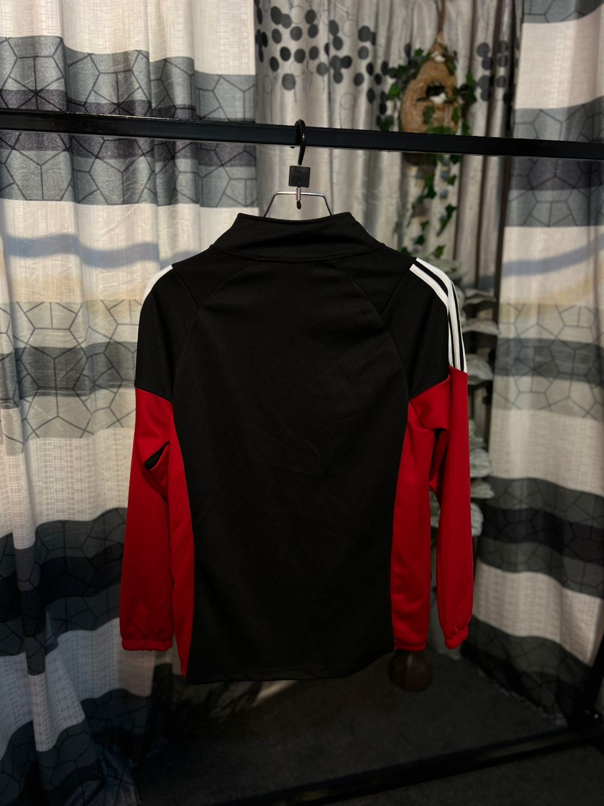 Real Madrid, Barcelona, Liverpool, Manchester United , Training kit Sweat-shirt... Available now... β
π€ - Image 6